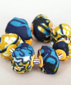 Bracelet en perles et tissu wax