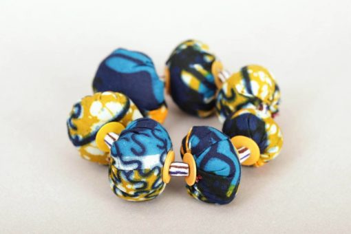 Bracelet en perles et tissu wax