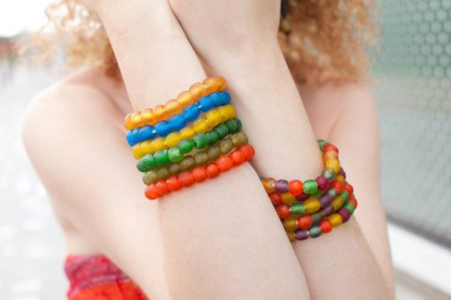 Bracelet africain en perles de verre recyclées "Translucide" – Image 3