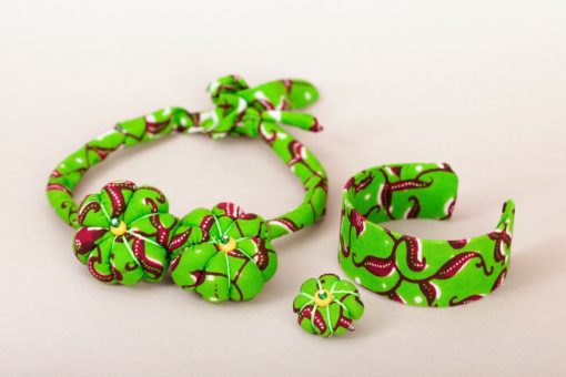 Collier talisman en calicot à deux fleurs – Image 4