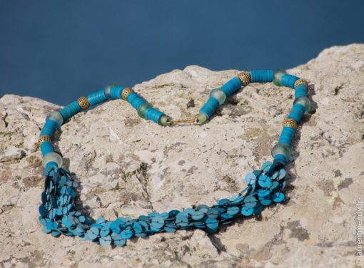 Collier africain en bakélite, bronze et pâte de verre "Pépite" – Image 2