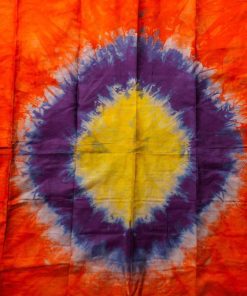 Tissu africain en bazin violet, jaune, orange et mauve, motif tamberma