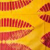 Tissu africain en bazin rose, jaune et crème à feuilles de palmier