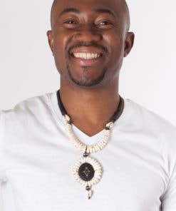 Collier africain en cauris
