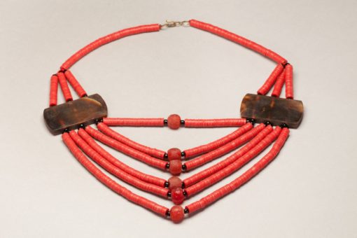 Collier africain en perles bakélite, pâte de verre et corne "Saba" – Image 9