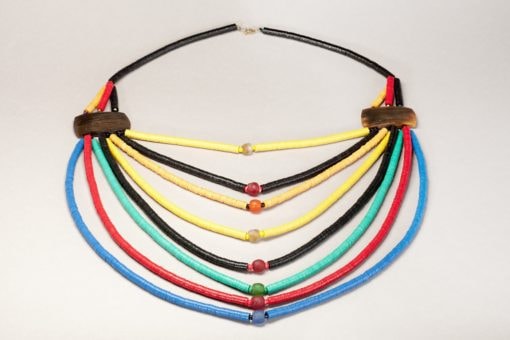 Collier africain en perles bakélite, pâte de verre et corne "Saba" – Image 18