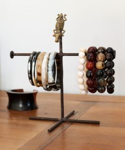 Présentoir à bracelets en fer et bronze du ghana