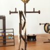 Présentoir à colliers en fer et bronze du ghana