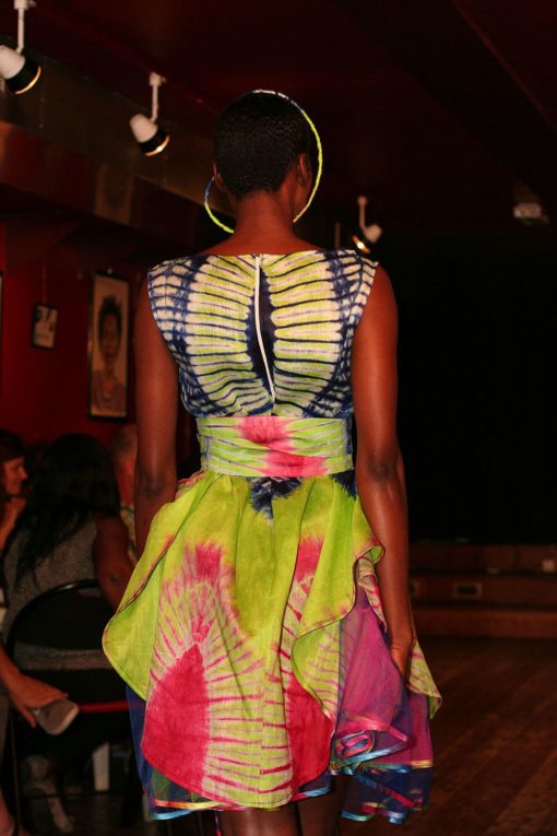Robe africaine courte "Paula" en bazin – Image 5