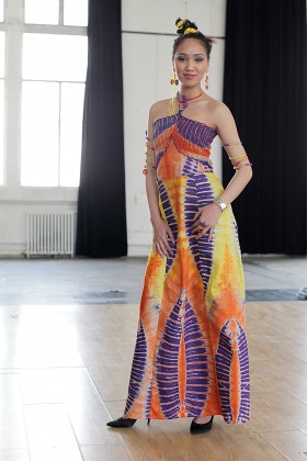 Robes en tissu Bazin teint à la main
