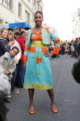 Robes en tissu Bazin teint à la main