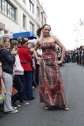 Robes en tissu Bazin teint à la main