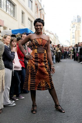 Robes en tissu Bazin teint à la main