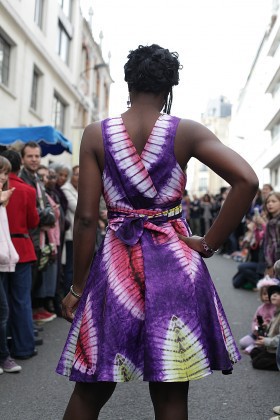 Robes en tissu Bazin teint à la main