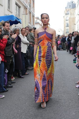 Robes en tissu Bazin teint à la main