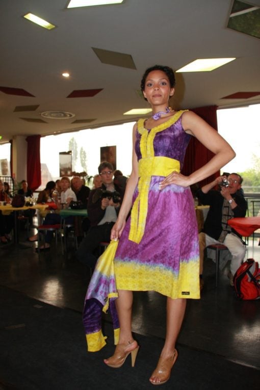 Robes en tissu Bazin teint à la main