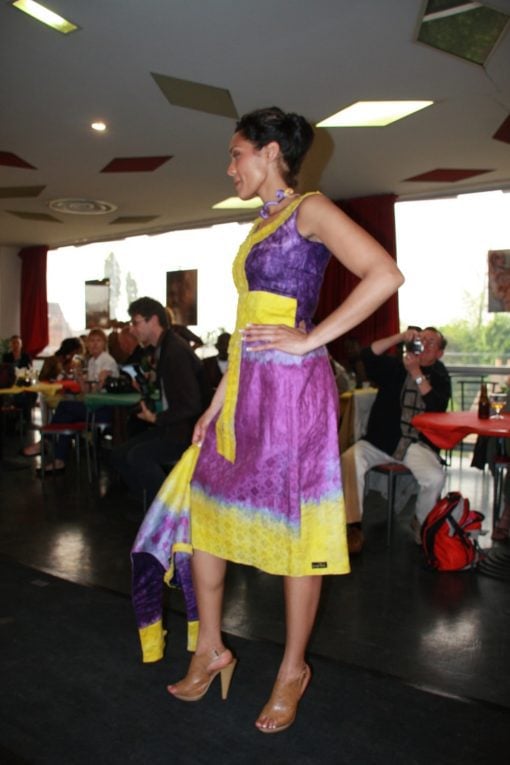 Robes en tissu Bazin teint à la main