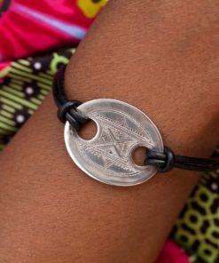 Bracelet ethniques Touareg médaillon en argent et cuir
