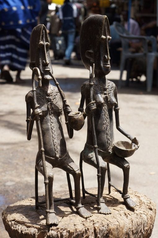 Couple de vieux Dogons en bronze - Africouleur