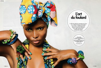 L'art de porter le foulard africain dans Brune