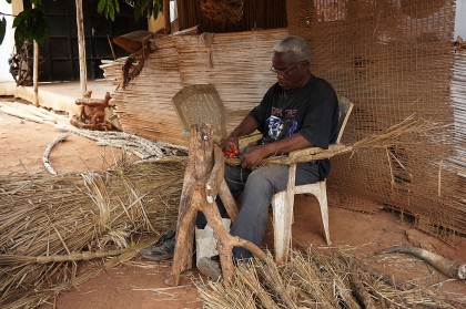 L'ami et assistant d'Aké O'Lokan