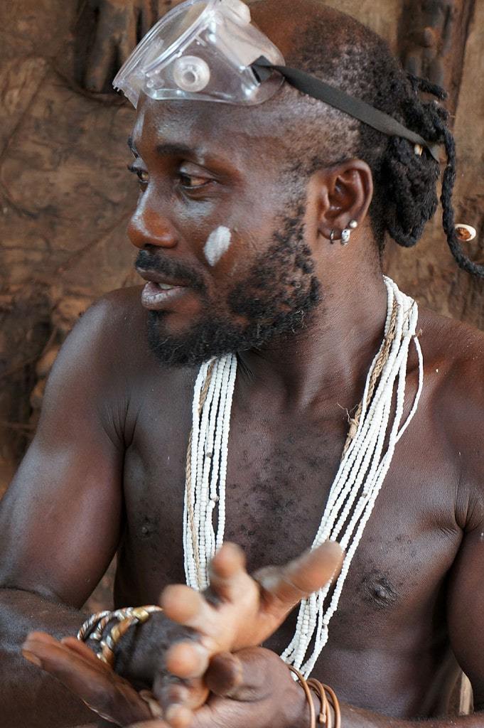 Aké O'Lokan artiste africain et prêtre vaudou