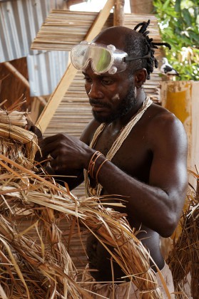 Aké O'Lokan artiste africain et prêtre vaudou