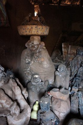 L'autel du féticheur vaudou