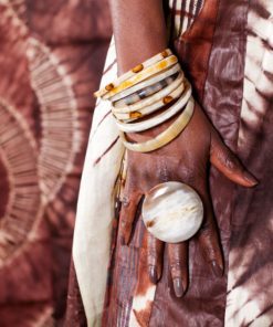 Bague et bracelets cornes