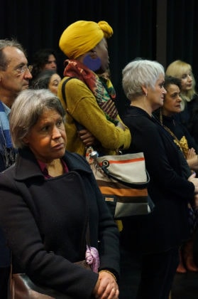 Les lauréates et la Team Africouleur pendant les discours