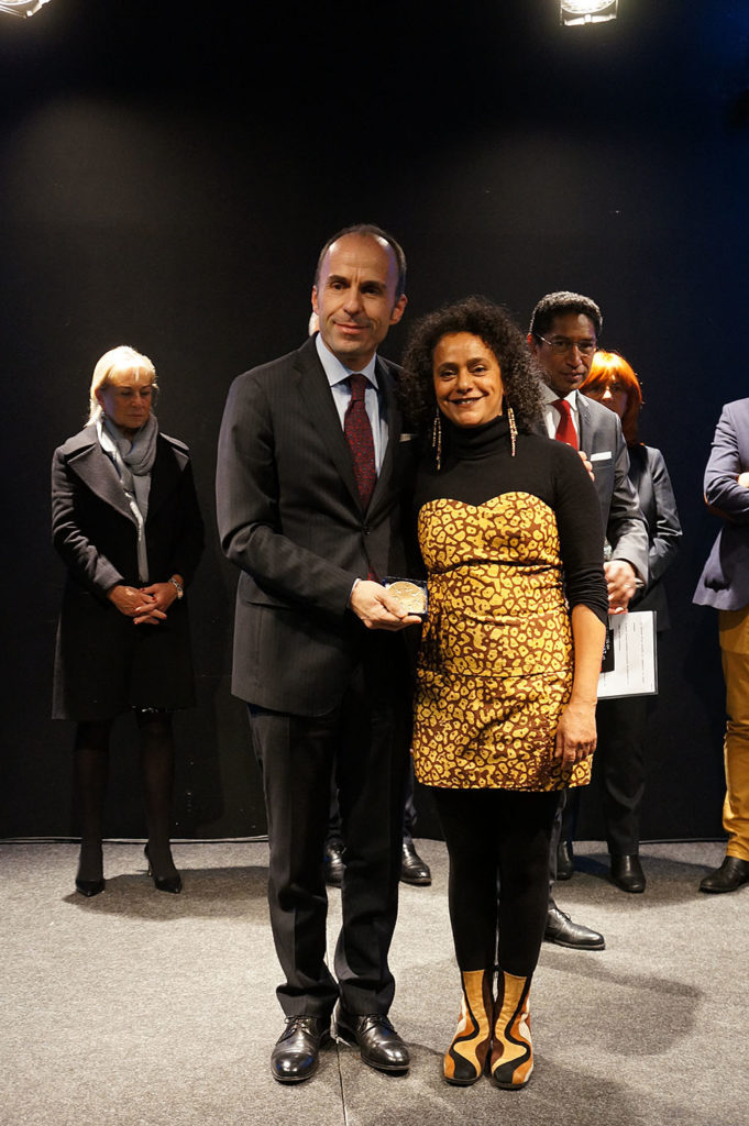 La remise de la médaille FFA par l'Ambassadeur d'Albanie