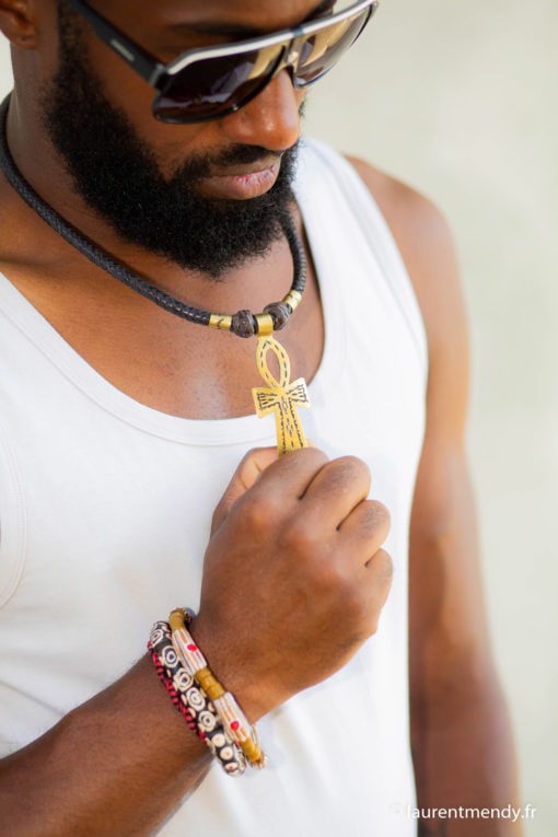 Collier africain en cuir tressé avec pendentif Ankh en bronze et bracelets en perles de verre