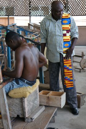 Tissage de Kenté au Ghana