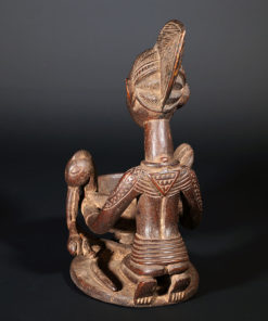 Statuette africaine Agéré Yoruba porteuse de coupe