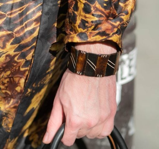 Bracelet en os strié