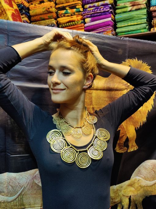 Collier en bronze frappé