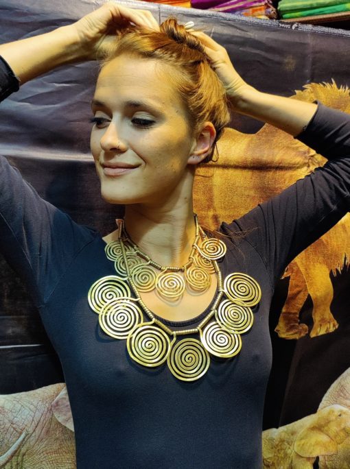 Collier en bronze frappé
