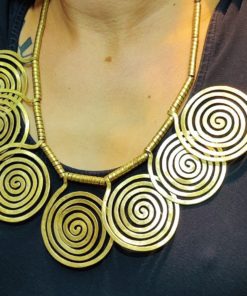 Collier en bronze frappé