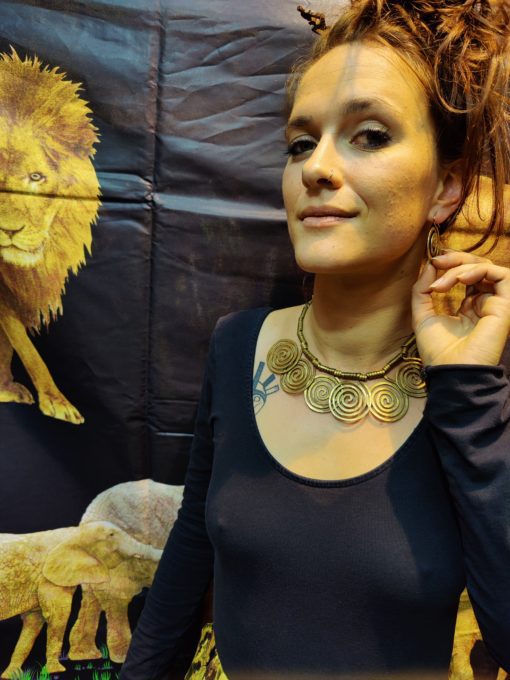 Collier en bronze frappé