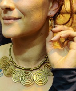 Collier en bronze frappé