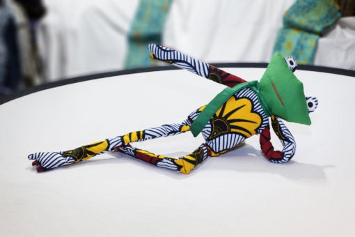 Grenouille en tissu africain