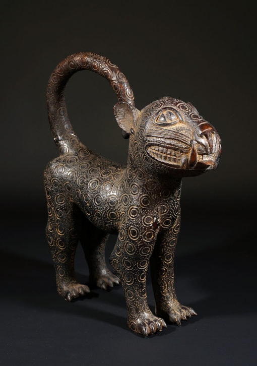 Léopard en bronze mâle de Bénin Ciity au Nigéria