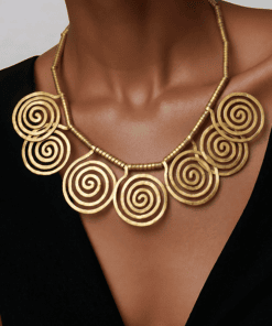 Collier en bronze frappé